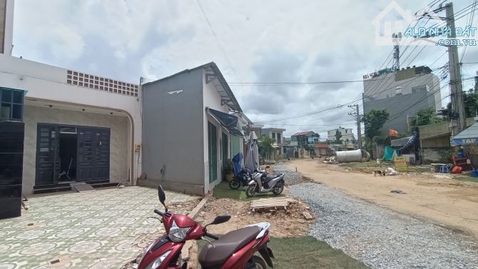 Bán đất lô góc ngang 8m, góc đường gần Tô Vĩnh Diện, Làng Đại Học, Đông hoà, Dĩ An hơn 5tỷ