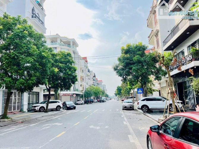 Cần bán lô đất rộng đẹp mặt phố Phạm Lệnh Công - quần thể đô thị Đông Nam Cường