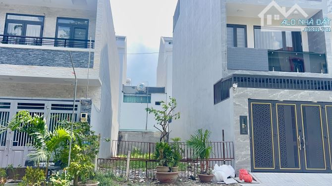 THỦ ĐỨC, MT ĐƯỜNG SỐ 4 (16M) ,(5x18) 90M2 KHU QUY HOẠCH CHUẪN ĐÔ THỊ “CHỈ 6,4TỶ”