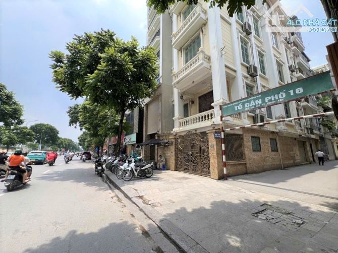 Bán Toà nhà 8 tầng 200m2 Mặt Phố Lê Trọng Tấn