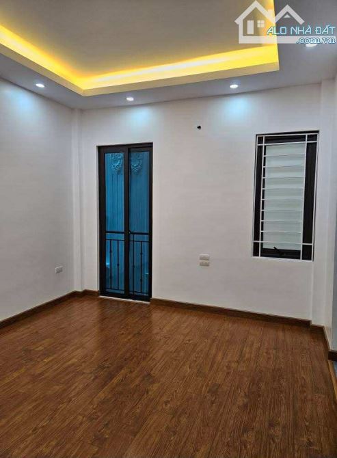 BÁN NHÀ ĐẸP AN DƯƠNG VƯƠNG - THANG MÁY - DT 32M 6T - NGÕ THÔNG - GIÁ 7.X TỶ