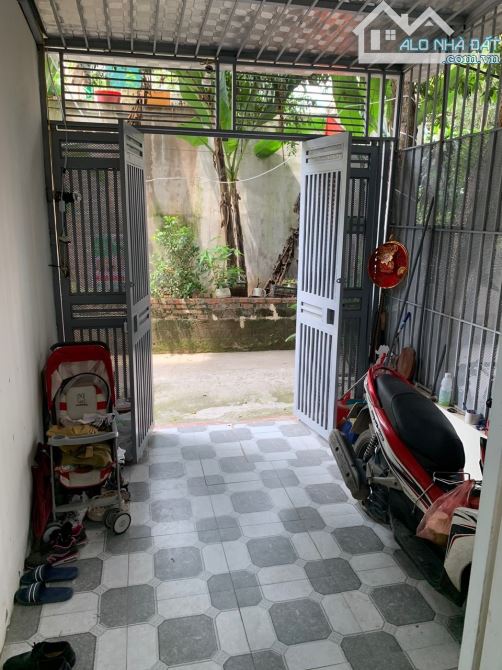Cho thuê nhà nguyên căn ở An Thắng, Biên Giang, Hà Đông. DT 33m x 4 tầng, giá 6tr