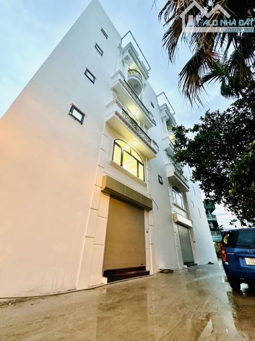 🔥💯🏡 Nhà Thạch Bàn, Nguyễn Văn Linh, Long Biên. THANG MÁY chạy vù vù, giá nhỉnh 9 tỷ. XE