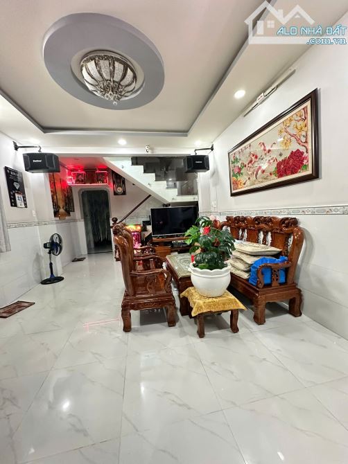 Bán gấp nhà Đẹp, cách mặt tiền 100m, Dương Bá Trạc, Quận 8, 55m2, Nhỉnh 5