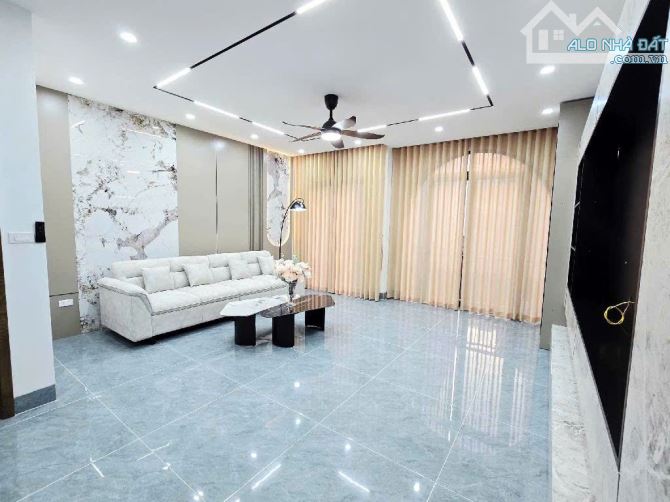 SIÊU PHẨM THẠCH BÀN, OTO 7 CHỖ VÀO NHÀ, 6 TẦNG THANG MÁY, 45M2, MT: 5.2M, GIÁ CHỈ 11.3 TỶ