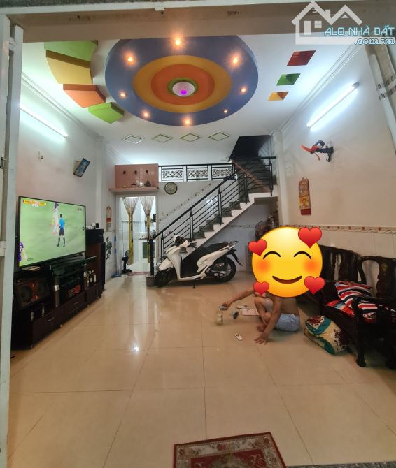 CHỦ GẤP BÁN GIÁ CHỈ CÒN 5.2 TỶ - 6X13.5M- HẺM 4M THÔNG - SÁT MẶT TIỀN - 10