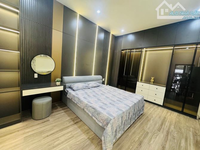 🔥 Nhà 3 tầng MT đường Trưng Nữ Vương , đoạn 2 chiều Hải Châu  Diện tích : 94 m2  - - 10