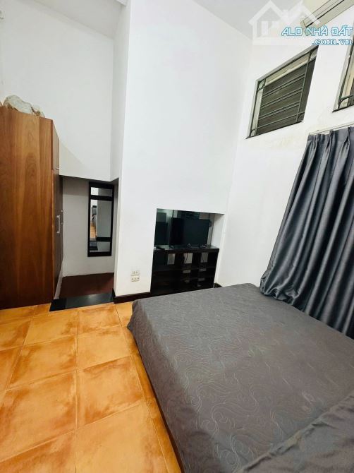 Hiếm, oto tránh vỉa hè rộng, mặt ngõ Linh Lang, 6 tầng thang máy 52m2 kdoanh. Giá 23.5 tỷ - 11