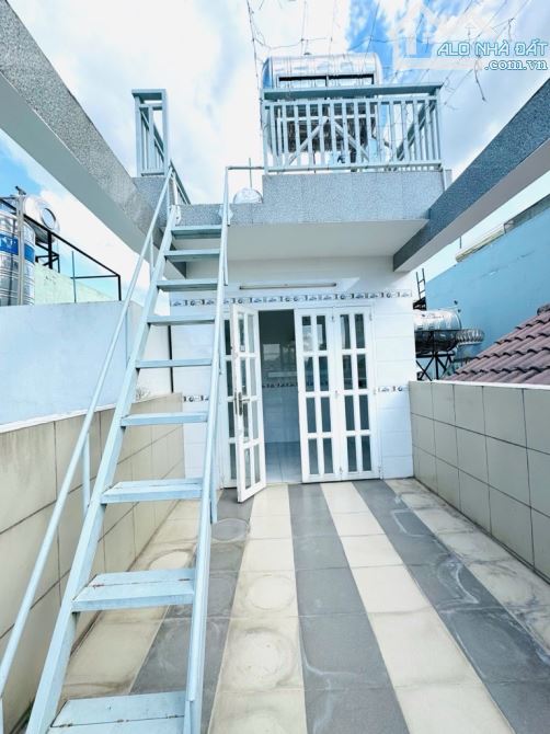 CÁCH MẶT TIỀN 50m - NHÀ 5 TẦNG TẠI ĐOÀN VĂN BƠ F10 Q4 - HẺM TRƯỚC NHÀ 4m THÔNG THOÁNG - 11