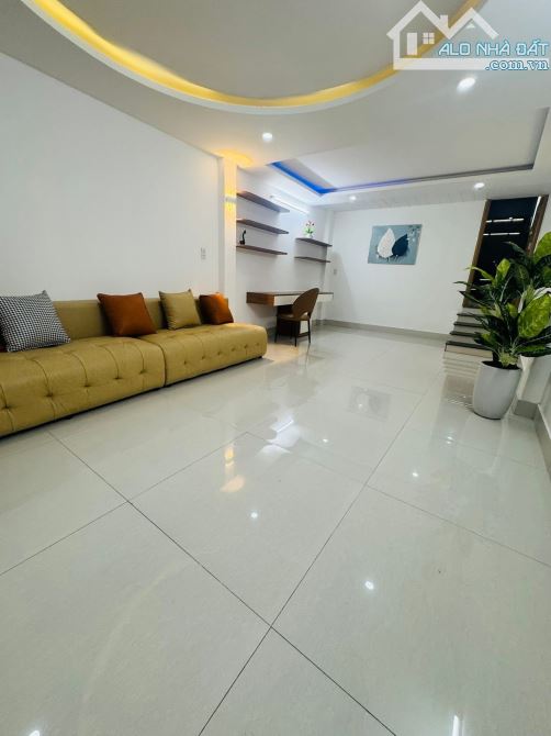 🔥 Nhà 3 tầng MT đường Trưng Nữ Vương , đoạn 2 chiều Hải Châu  Diện tích : 94 m2  - - 11