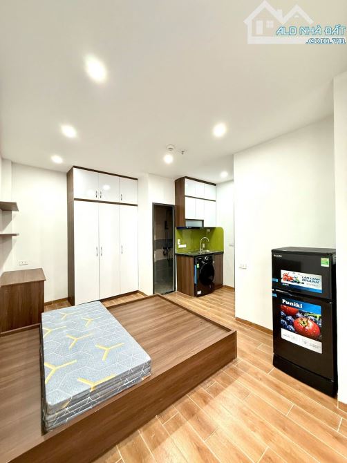 CẦN BÁN CCMN NGÕ 178 CHỢ KHÂM THIÊN - DT 42M2 - 6 TẦNG - MT 4M - GIÁ 10.98 TỶ - 11
