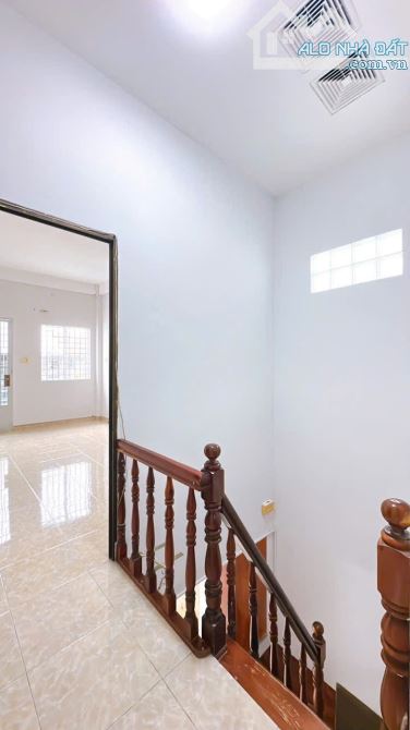 BÁN NHÀ KHU NGUYỄN HỮU HÀO QUẬN 4 DT 3,5*13,5 GIÁ 4TỈ 350 GIÁP Q1 - 11
