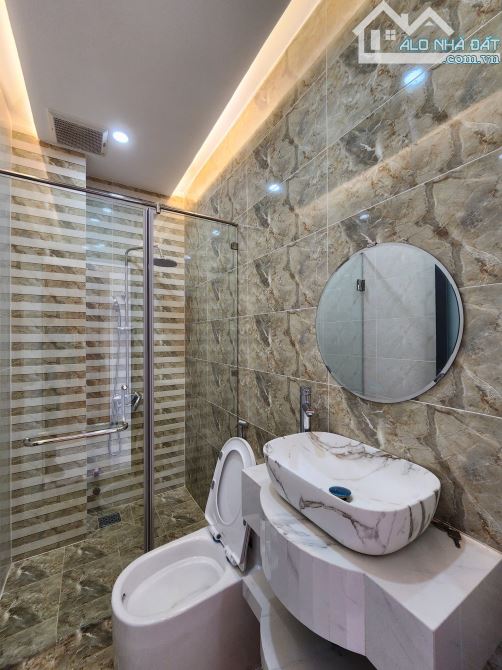 Nhà MT Tỉnh Lộ 10, DT 4x30 / 4 Tấm Rưỡi Có Thang Máy - 11
