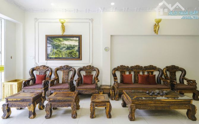Cần bán khách sạn mặt tiền  trung tâm tp Đà Lạt.  - Diện tích: 179,77m². Ngang 9m; dài19.6 - 11