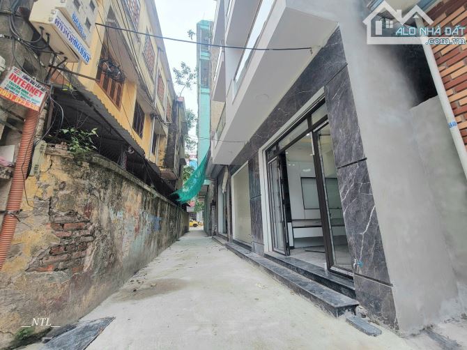 Bán nhà Đề Thám đối diện ngân hàng Nông Nghiệp - 1