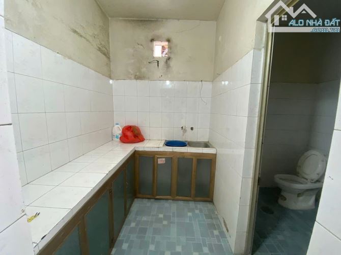 BÁN LÔ GÓC BÁNH CHƯNG 2 MẶT TẶNG NHÀ CẤP 4 TẠI SỞ DẦU, HỒNG BÀNG - 1