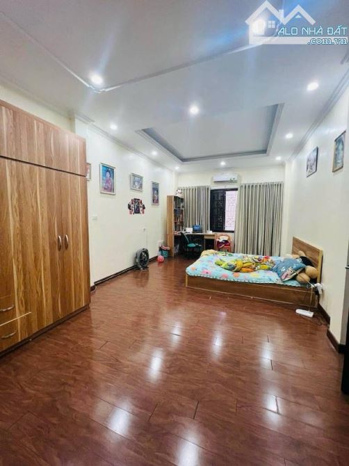 Hiếm! Bán Nhà Dân Xây Trung Tâm Ba Đình DT 65m2 5Tầng Gần Nhà Máy Bia Ngõ Thông Rộng - 1