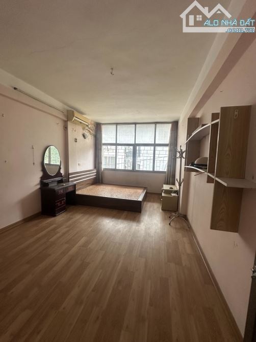 Hi.ếm Bán Gấp Nhà 2T Mặt Đất Cầu Tó 34M2 , 3,65Ty , Sổ Đỏ, Sau QH Ra mặt đường 30m