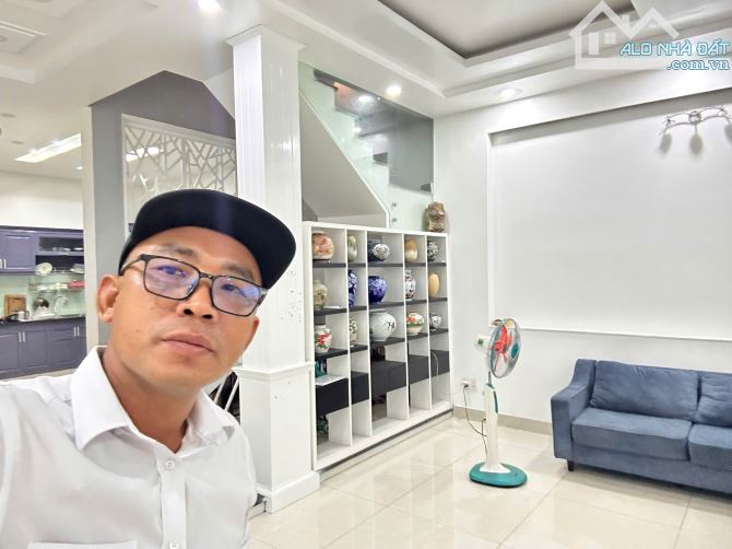 HẠ GIÁ MẠNH 2,5 TY-CHÀO BÁN CĂN NHÀ 3 LẦU ,126.5m2- MT đường số 6, p.cát lái ,tp.thủ đức, - 1