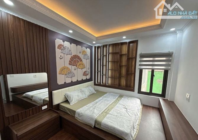 Sieu Vip Phố Cầu Giấy, ô tô đỗ cổng, nhà ngõ riêng ,giá nhỉnh 9 tỷ - 1