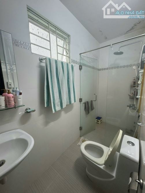 nhà đẹp 3 mặt thoáng, đường ô tô, cách vincom, quảng trường nha trang chỉ 300m, giá 6,8 tỉ - 1