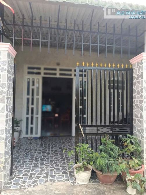 Ngộp bán căn nhà ở Tân hiệp 4 - Hóc Môn. DT 124m2, giá 800 triệu. SHR. - 1