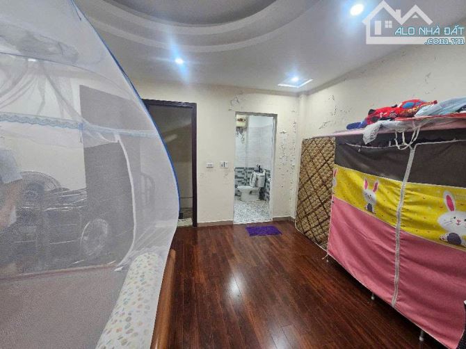NHÀ TT ĐỒNG XA – 30M² – 5 TẦNG – NGÕ THÔNG – CÁCH PHỐ 50M – GIÁ 8.9 TỶ - 1