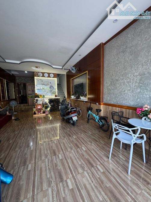 🌟 Cần bán Khách sạn 1 trệt 4 lầu – Mặt tiền Đinh Tiên Hoàng, P.1 – 105m² – Giá 24,9 tỷ - 1