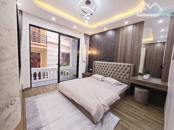 Bán nhà Bùi Xương Trạch ngõ ba gác nhà lô góc nở hậu  khung cột chắc chắn nội thất 5 sao 4 - 1