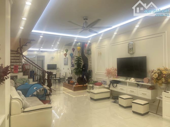 Bán nhà phố Nguyễn Công Hoan, quận Ba Đình, phân lô, ô tô tránh, 39m, 5 tầng đẹp, hiện đại - 1