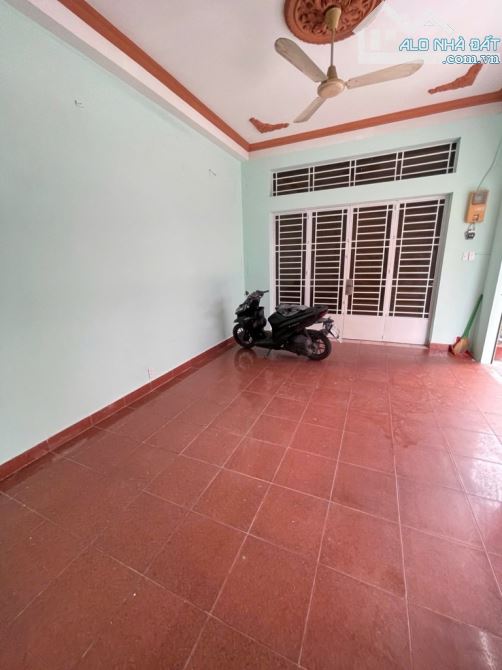Lê Thúc Hoạch góc 2MT 40m2 hẻm xe tải thông ko lộ giới 2 tầng 4x10m chỉ 8.4 tỷ - 1