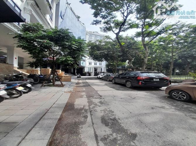 Giá đầu tư! phố Duy Tân, Cầu Giấy đất vuông, oto đỗ cửa, vỉa hè, xây tòa văn phòng, 152m2 - 1