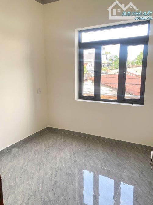 NP773 💥 Hạ giá bán căn nhà 1 trệt 1 lầu hiện đại gần giáo xứ Kim Bích phường Hố Nai - 1