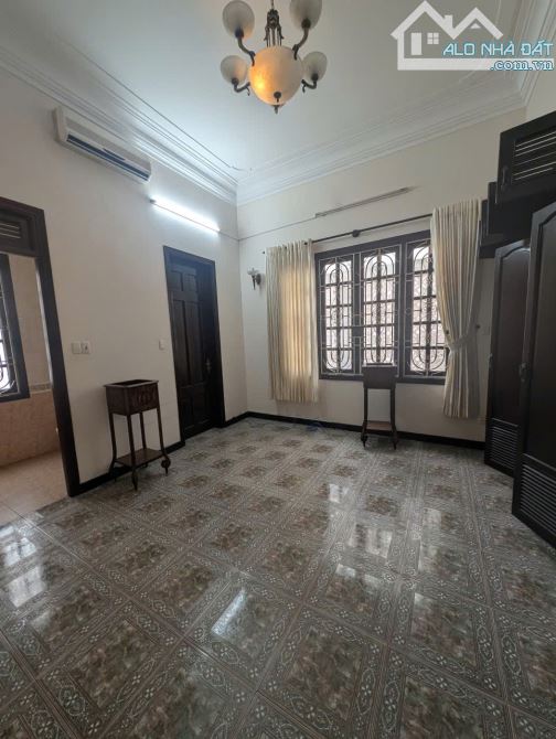 Siêu Phẩm Bán Biệt Thử Rẻ Nhất Khu Nguyễn Văn Hưởng Q.2 - 16x26m - 4 tầng - giá chỉ 87 tỷ. - 1
