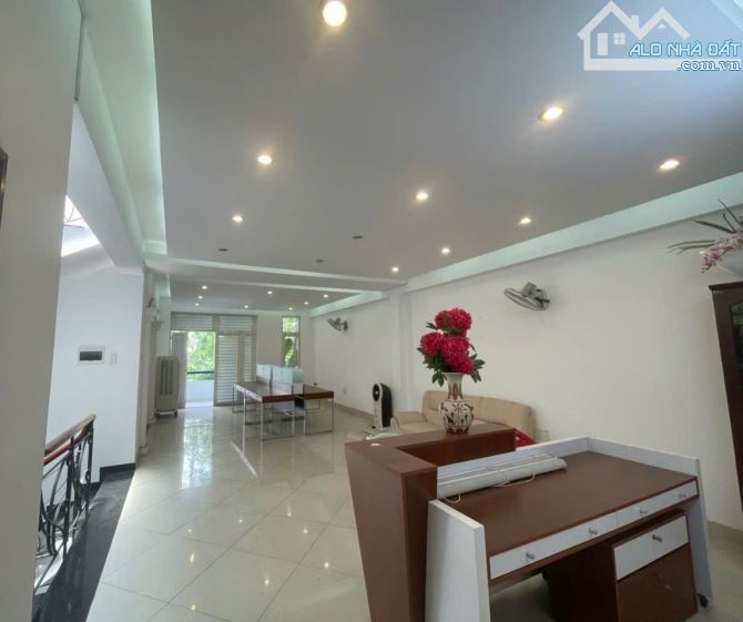 Q7 BIỆT THỰ NAM LONG 8x24M 3 TẦNG PHONG CÁCH HIỆN ĐẠI KHU AN NINH GẦN Q1 28.xT - 1