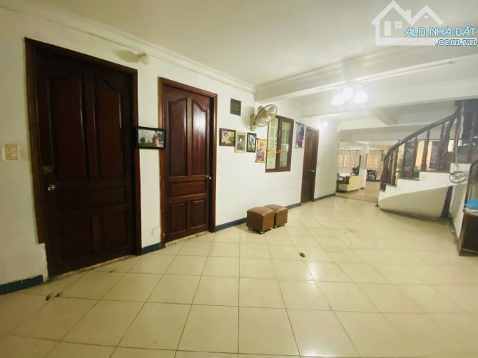 Bán Đất tặng Biệt Thự 5 Lầu Y Hình - Hoàng Văen Thụ 12x25m, chỉ 5x tỷ - 1