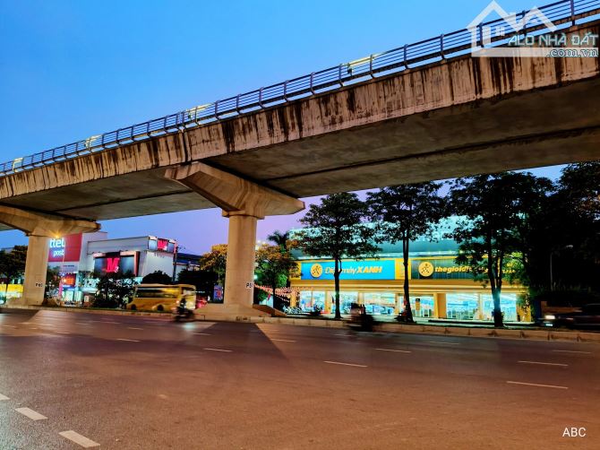 CẦU DIỄN 30M2, 5 TẦNG, MT 3.7M, 7.35 TỶ – LÔ GÓC, THANG MÁY, Ô TÔ VÀO NHÀ, GẦN PHỐ - 1