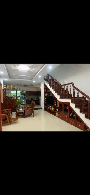 Nhà 4lầu sổđỏ siêu đẹp nội thất full gỗ 102m2 mặt 5m hướng TN đs 4 Thích Quảng Đức - 1