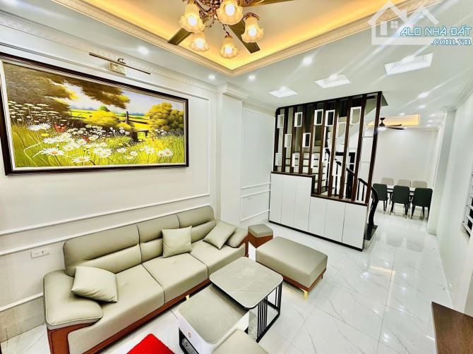 BÁN NHÀ MỚI 5 TẦNG – 34M² – 4 PHÒNG NGỦ – GẦN Ô TÔ – QUẬN CẦU GIẤY, GIÁ 7.3 TỶ - 1