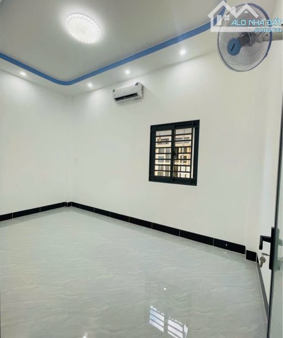 Bán gấp nhà hẻm oto ở Tân Hiệp Hóc Môn 4x18 ( 72m2 ) 760 TRIỆU Sổ hồng riêng đủ - 1