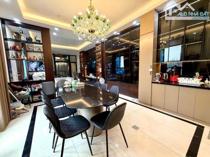 Bán nhà Lô góc 2 mặt thoáng, Ô tô tránh, phố Dương Quảng Hàm Nguyễn Khánh Toàn, 60m² -19tỷ - 1
