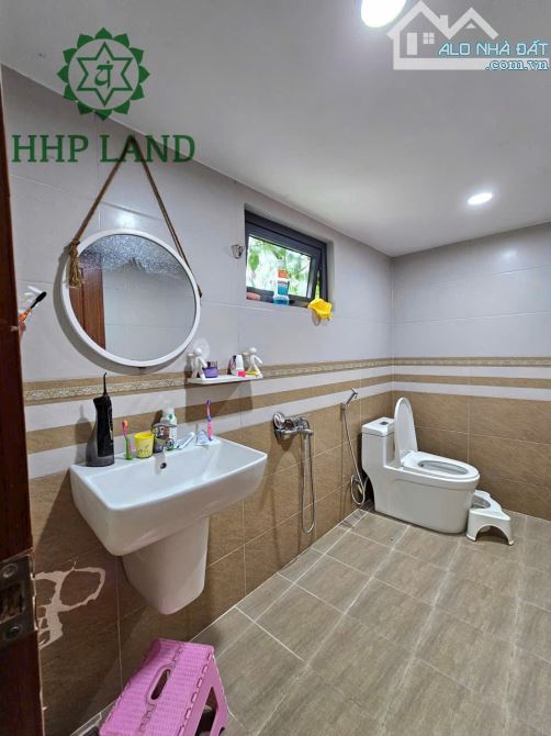 Cho thuê riêng 1 mặt bằng hoặc nguyên căn (mặt bằng + nhà phía sau) đường Huỳnh Văn Nghệ - 1