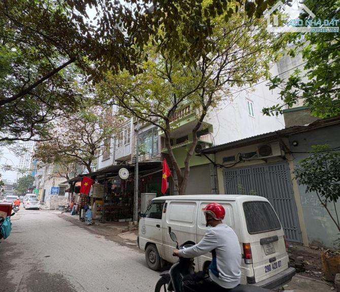 Bán gấp! Nguyễn Văn Lộc, DT 33m2, MT 3.4m, ô tô tránh, vỉa hè, KD, nhỉnh 12 tỷ - 1