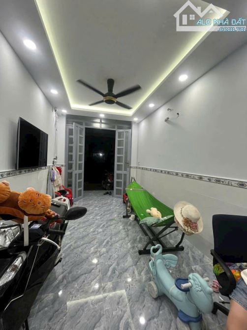 Nhà mới rất đẹp 1 lầu đường ô tô liên xã thị trấn tân hiệp gần chợ hóc môn - 1