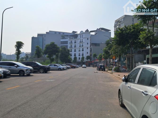CHO THUÊ NHÀ ĐƯỜNG HỒNG TIẾN, PHƯỜNG BỒ ĐỀ, 100M2 x 6 TẦNG THANG MÁY - 1