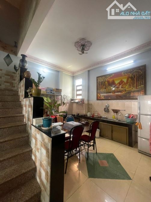Gấp bán nhà Thủ Đức, 3 tầng, giá 9.5 tỷ, dt 115m2, thông Kha Vạn Cân. - 1