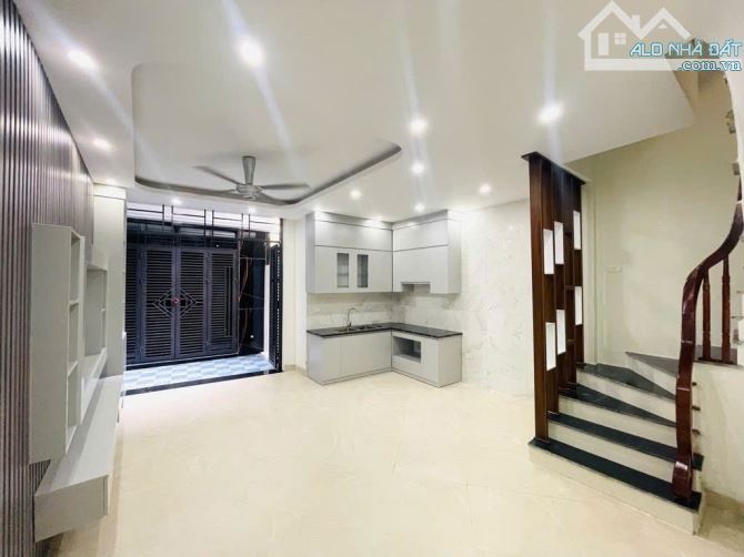 Bán Nhà - Ngọc Trục - Đại Mỗ - Nam Từ Liêm - 33m2 - 5 tầng - 6 Tỷ - 1