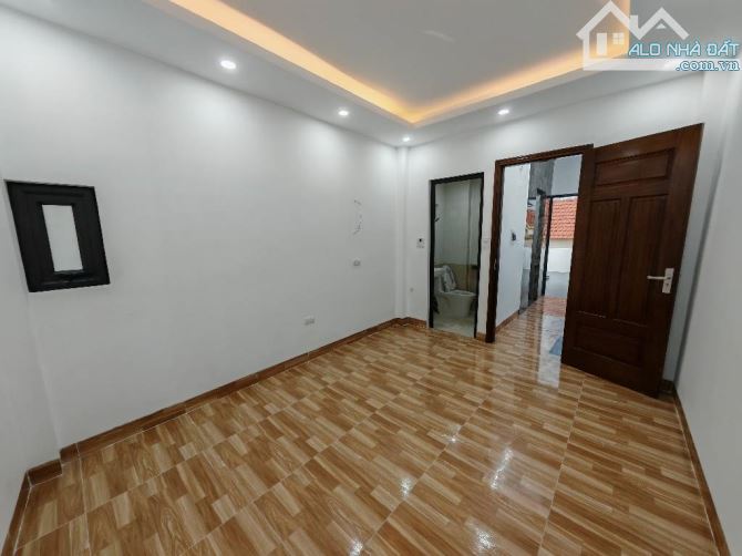 liên mac  lô góc 2 mặt thoáng  thang máy - ô tô đỗ cửa - 1