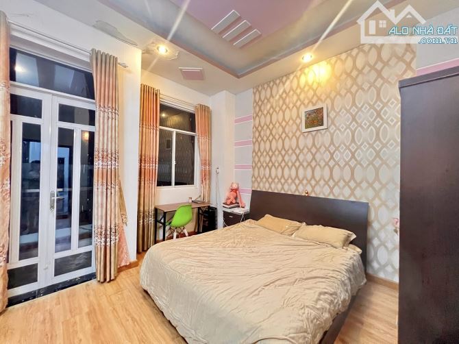 SÁT MT! Bán Nhà 4 Tầng Cực Đẹp Huỳnh Văn Bánh, 42m2, 6.3 Tỷ - 1