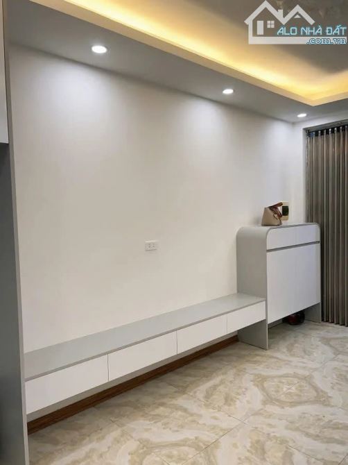 Tầm 5 tỷ đây là sự lựa chọn cuối: Bán nhà Văn Chương, Đống Đa 4 tầng 3 ngủ full nội thất - 1